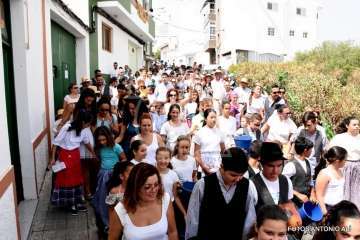 La X edición de la Traída Infantil del Agua, un éxito (Foto Antonio Alí)